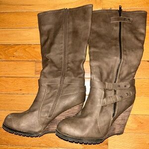 Stylish Brown Wedge Boots